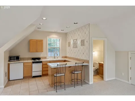 24700 NE Prairie View Drive Aurora OR 97002