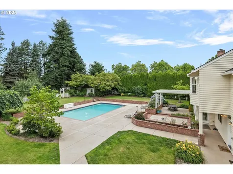 24700 NE Prairie View Drive Aurora OR 97002
