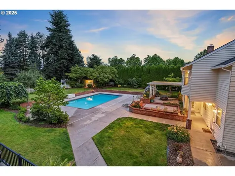 24700 NE Prairie View Drive Aurora OR 97002