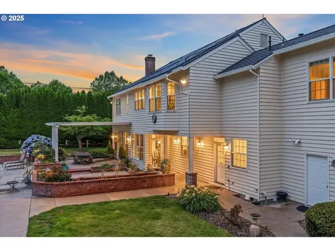 24700 NE Prairie View Drive Aurora OR 97002