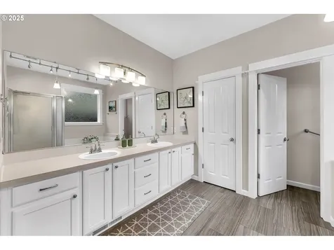 15705 NE 19th Avenue Vancouver WA 98686