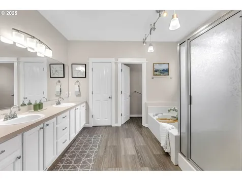 15705 NE 19th Avenue Vancouver WA 98686