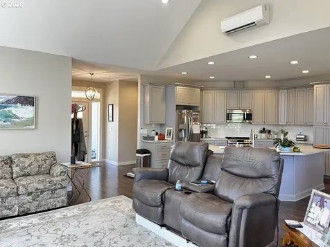 88097 Lake Point Drive Florence OR 97439