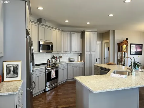 88097 Lake Point Drive Florence OR 97439