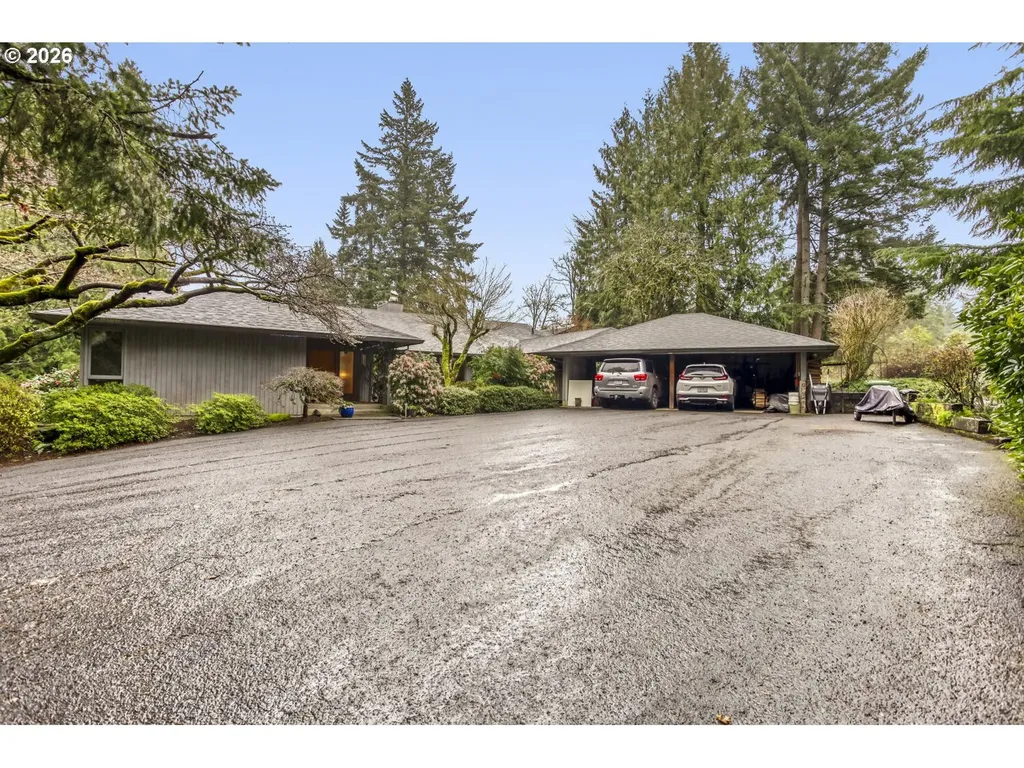 1000 Forest Meadows Way Lake Oswego OR 97034