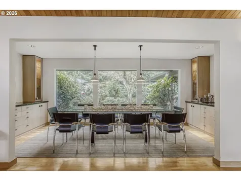 1000 Forest Meadows Way Lake Oswego OR 97034