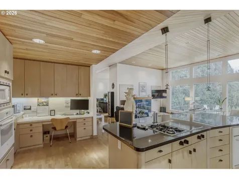 1000 Forest Meadows Way Lake Oswego OR 97034