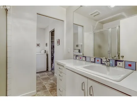 1000 Forest Meadows Way Lake Oswego OR 97034