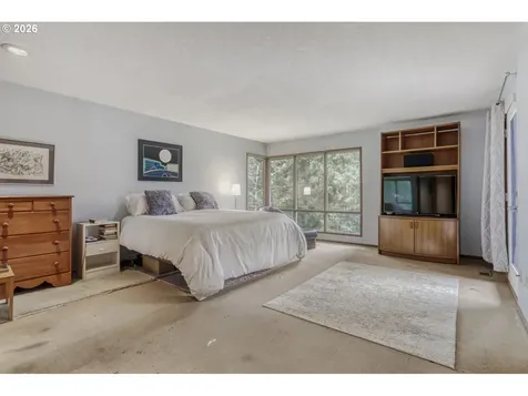 1000 Forest Meadows Way Lake Oswego OR 97034