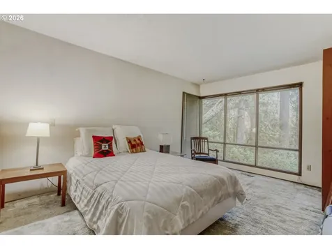 1000 Forest Meadows Way Lake Oswego OR 97034
