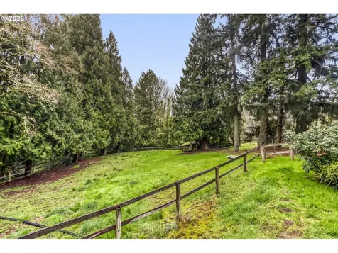 1000 Forest Meadows Way Lake Oswego OR 97034