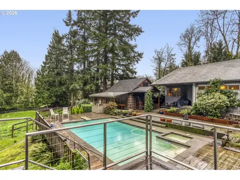 1000 Forest Meadows Way Lake Oswego OR 97034