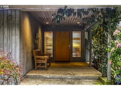 1000 Forest Meadows Way Lake Oswego OR 97034