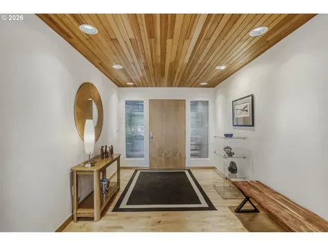 1000 Forest Meadows Way Lake Oswego OR 97034