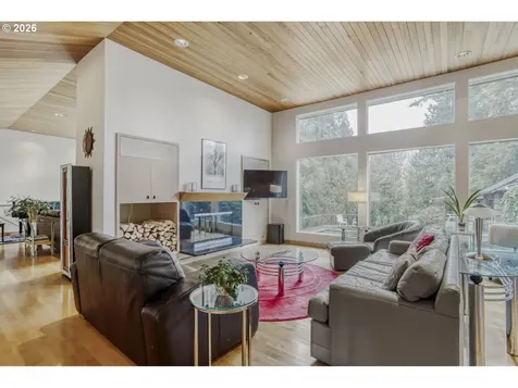 1000 Forest Meadows Way Lake Oswego OR 97034