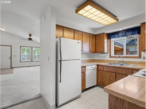 4715 SE 87th Avenue Portland OR 97266