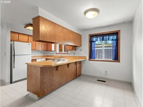 4715 SE 87th Avenue Portland OR 97266