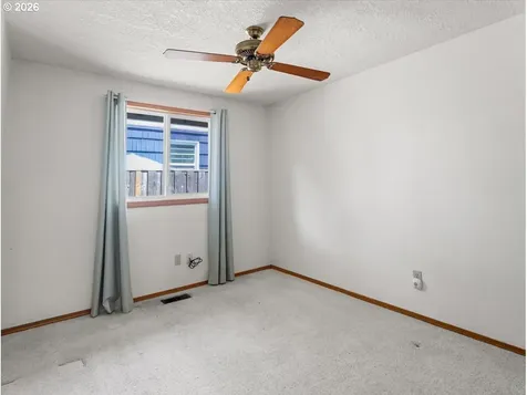4715 SE 87th Avenue Portland OR 97266