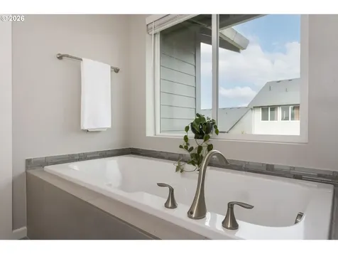 13402 NE 114th Way Brush Prairie WA 98606