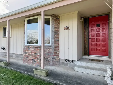 2390 Madrona Street North Bend OR 97459