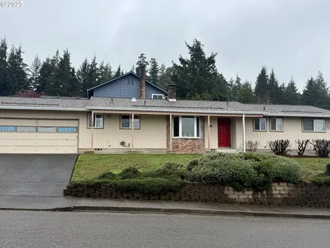 2390 Madrona Street North Bend OR 97459