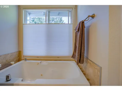 2418 NE 148th Street Vancouver WA 98686