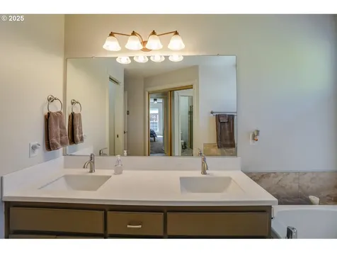2418 NE 148th Street Vancouver WA 98686