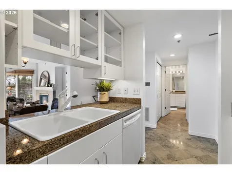 1132 SW 19th Avenue Portland OR 97205