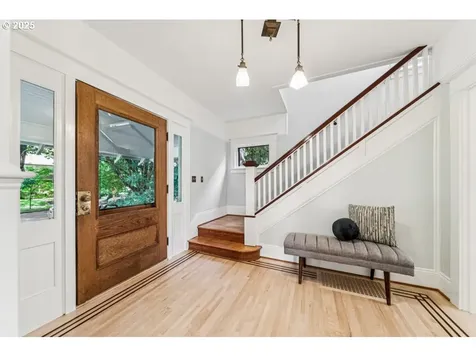 1719 SE Ladd Avenue Portland OR 97214