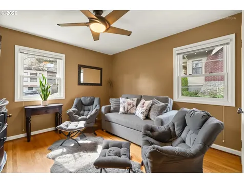 6733 S Virginia Avenue Portland OR 97219