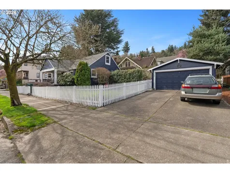 6733 S Virginia Avenue Portland OR 97219