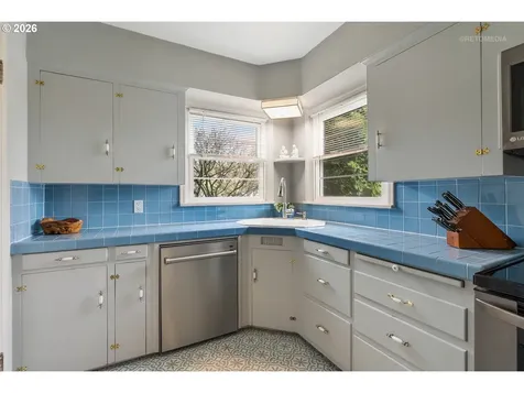 6733 S Virginia Avenue Portland OR 97219