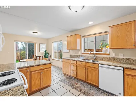 20794 Walnut Street NE Aurora OR 97002