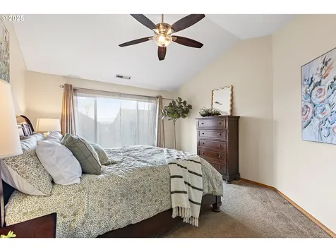 20794 Walnut Street NE Aurora OR 97002