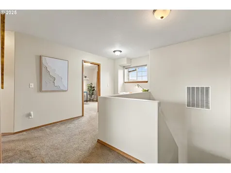 20794 Walnut Street NE Aurora OR 97002