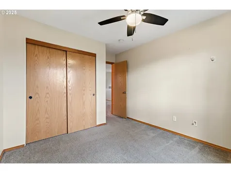 20794 Walnut Street NE Aurora OR 97002