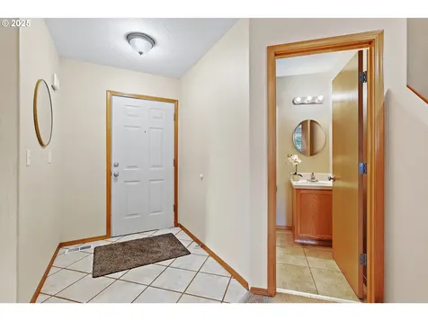 20794 Walnut Street NE Aurora OR 97002