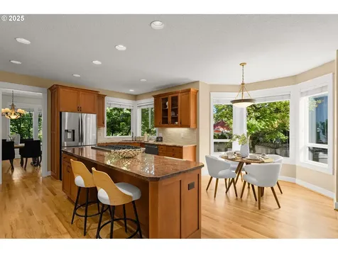 17634 Brookhurst Drive Lake Oswego OR 97034
