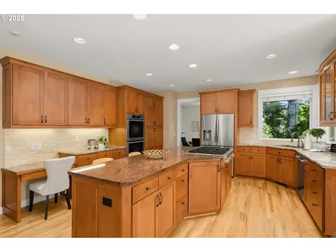 17634 Brookhurst Drive Lake Oswego OR 97034