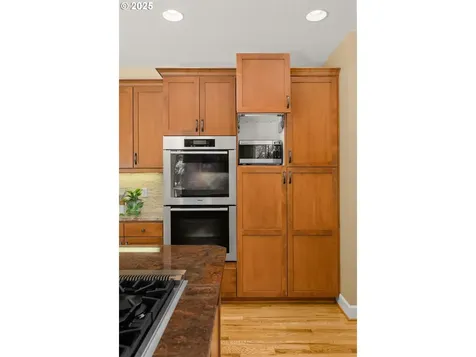 17634 Brookhurst Drive Lake Oswego OR 97034