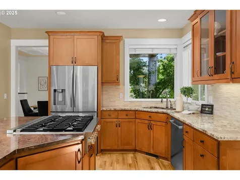 17634 Brookhurst Drive Lake Oswego OR 97034