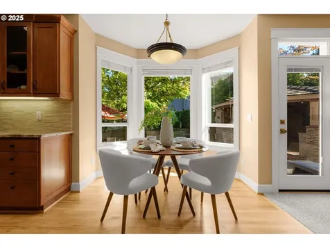 17634 Brookhurst Drive Lake Oswego OR 97034