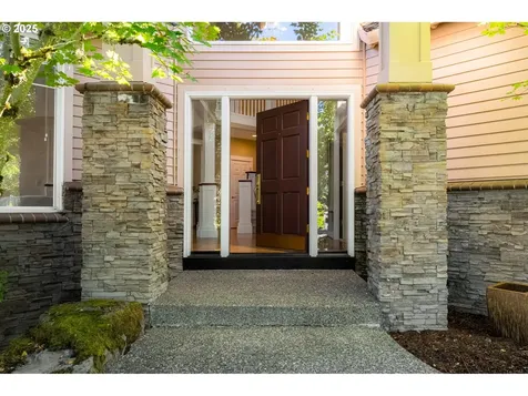 17634 Brookhurst Drive Lake Oswego OR 97034