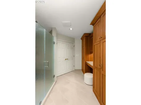 17634 Brookhurst Drive Lake Oswego OR 97034