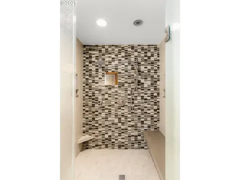 17634 Brookhurst Drive Lake Oswego OR 97034