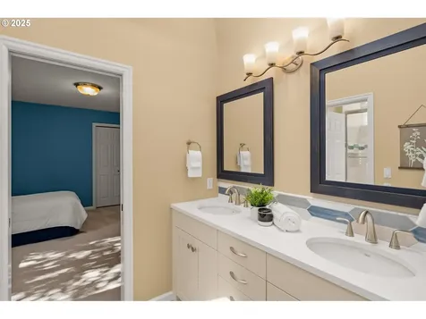17634 Brookhurst Drive Lake Oswego OR 97034