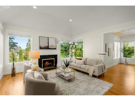 17634 Brookhurst Drive Lake Oswego OR 97034