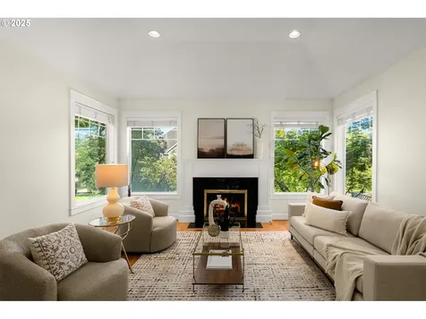 17634 Brookhurst Drive Lake Oswego OR 97034