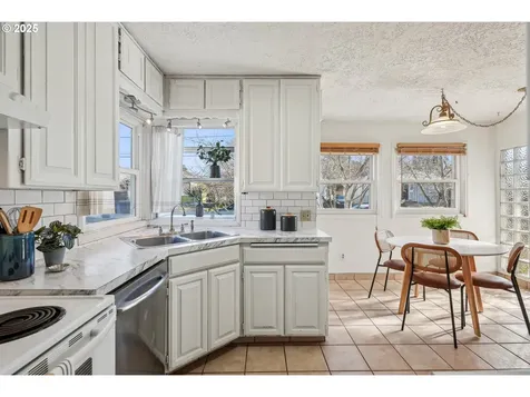 3411 NE 83rd Avenue Portland OR 97220