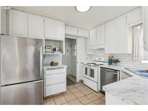 3411 NE 83rd Avenue Portland OR 97220
